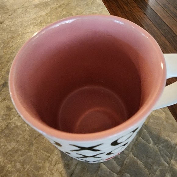XOXO  14 oz. Mug - perfect for that special  person. Excellent shape - Picture 5 of 8